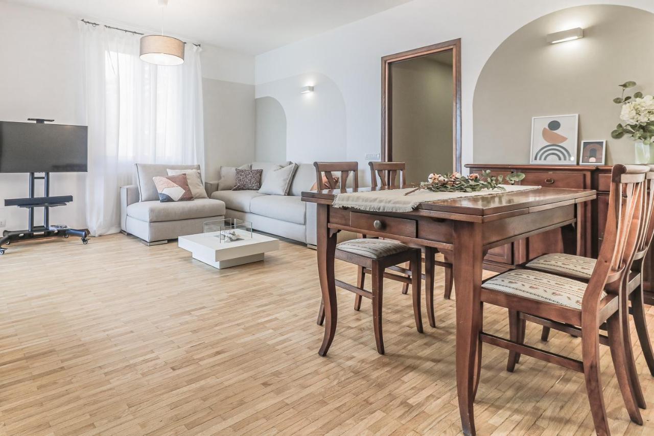 Stunning view lakeside apartment - Larihome Gravedona Buitenkant foto